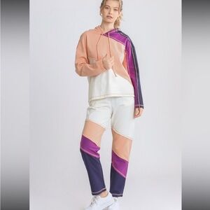 Umgee NWT Peach/Magenta/Navy/Cream Jogger Set